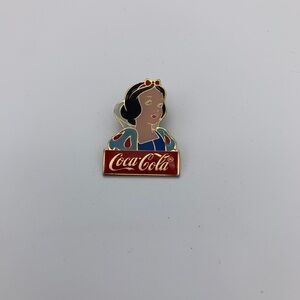 Disney WDW 1986 15 th Anniversary Coca Cola (SNOW WHITE) LE Pin -Rare